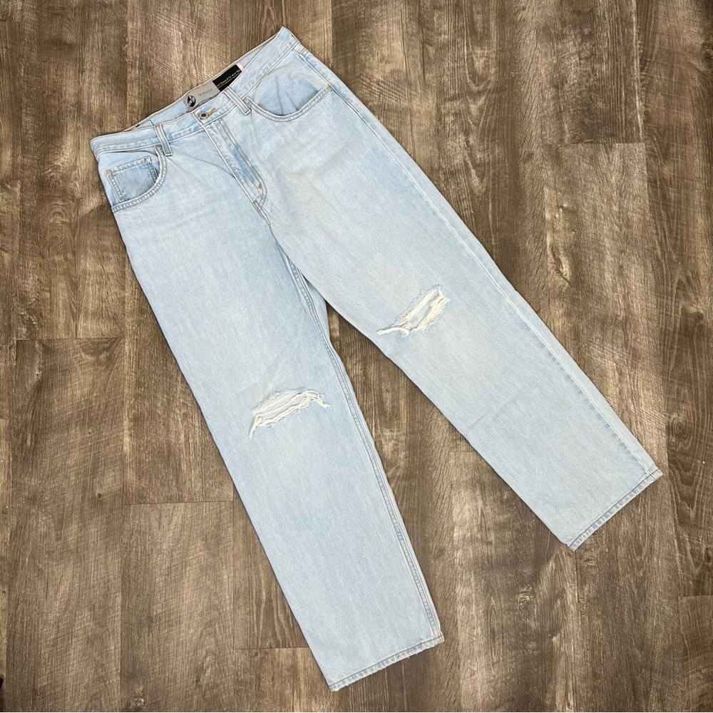 Levi’s Silver Tab Light Wash ‘94 Baggy Jeans